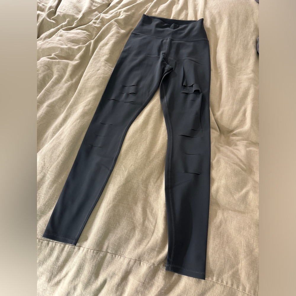 Alo leggings in small